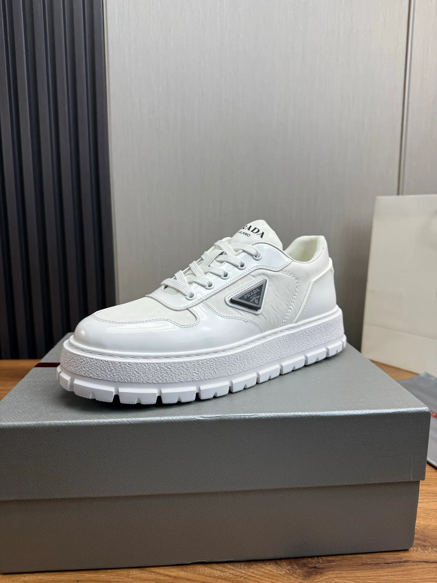 Men's shoes 💰580💰 [PRADA] Autumn and winter hot men's shoes shipped 👏Official website synchronized ⬆️Original fly-woven cowhide fabric + cowhide lining, 1⃣️:1⃣️reproduction, original sole, 38-45 (45. Customized, non-refundable)